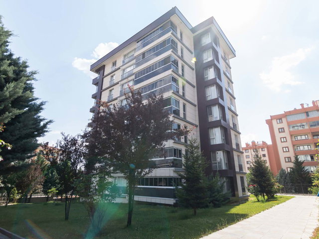 ERYAMAN 1071 MALAZGIRT CADDE’SI ÜZERINDE SATILIK KÖK TAPU 3+1 DAİRE