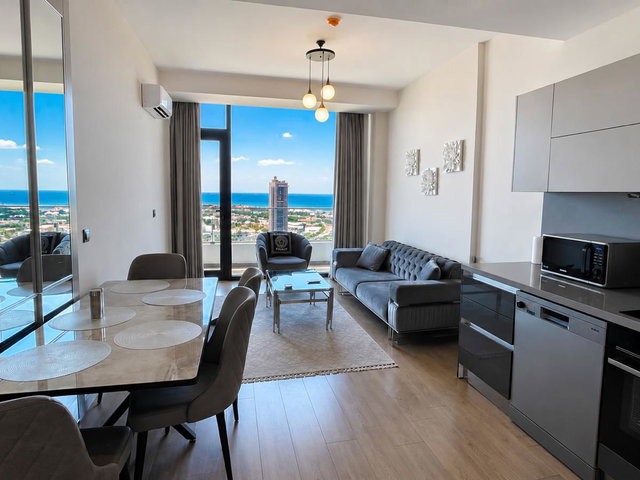 EMPİRE İSTANBULDA FUL EŞYALI DENİZ MANZARALI 2+1 DAİRE