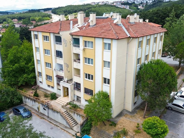REMAX MAVİ RIDVAN GEDİKTEN ADAPAZARI CAMİLİDE ULAŞIMI OLDUKÇA KOLAY 3+1 KİRALIK DAİRE
