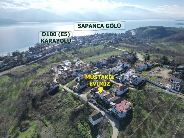 REMAX MAVI'DEN SERDIVAN ESENTEPE’DE GÖL MANZARALI BAHÇELI MÜSTAKIL EV