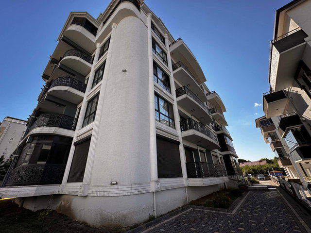 BALABAN YAŞAM SITESI'NDE SATILIK 3+1 ARA KAT DAIRE | İHSANIYE GÖLCÜK