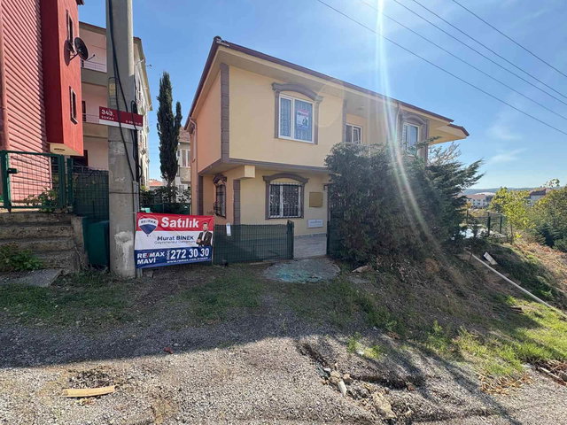 REMAX MAVİ'DEN KARASUDA SATILIK 3+1 DUBLEX EV