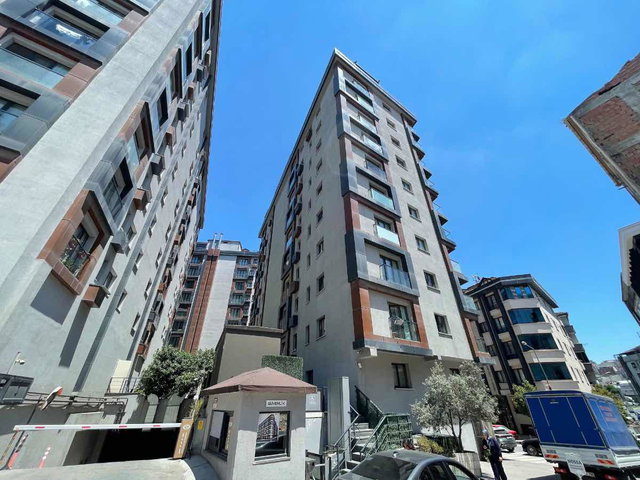 GÜNGÖRENDE PRESTİJLİ SİTEDE SATILIK 3+1 DAİRE