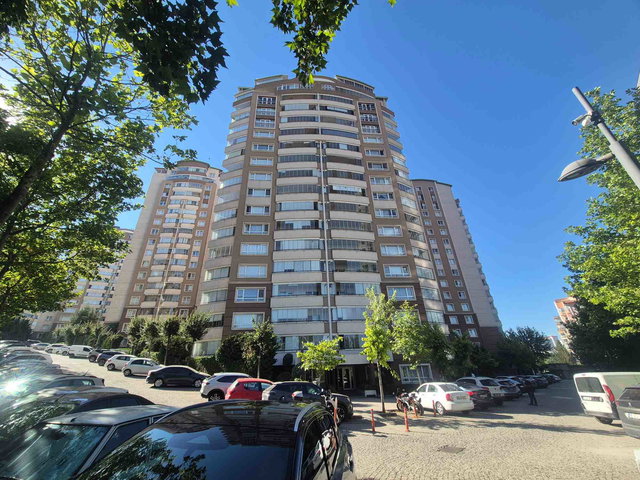 NEVBAHAR KONUTLARINDA MERKEZİ LOKASYON SATILIK 3+1 YAPILI DAİRE