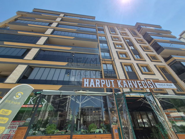 RE/MAX LACİVERT'TEN YILDIZKENT'TE 4+1 KİRALIK DAİRE