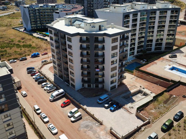 MENEMEN GAZI MAH.'DE HAVUZLU 3+1 EBEVEYN BANYOLU KIRALIK DAIRE