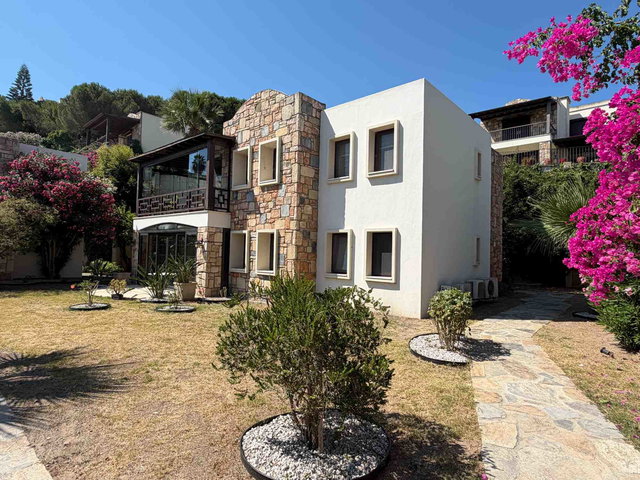 GÜNDOĞAN'DA, MERKEZE, PLAJA YÜRÜME MESAFESİ, MANZARALI DAİRE