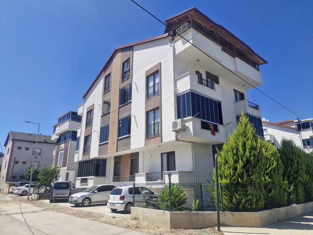ÇİFTLİK MAH. MERKEZİ KONUMDA SATILIK 4+1 ÇATI DUBLEKS DAİRE