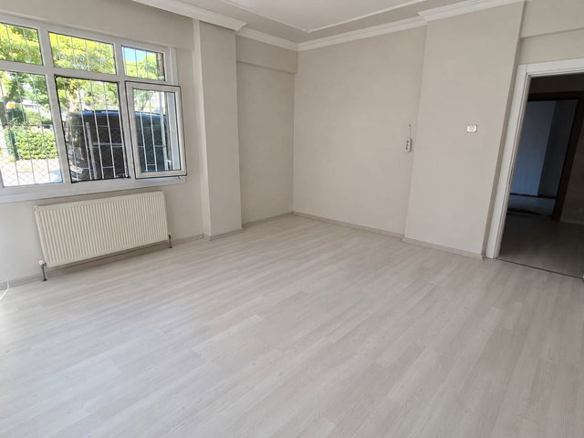 BAĞLARBAŞI MAH. MERKEZİ KONUMDA 2+1 GENİŞ DAİRE
