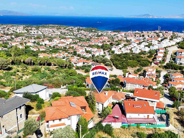 DATÇA MERKEZ'DE PANORAMİK DENIZ MANZARALI 2+1 SATILIK DAIRE