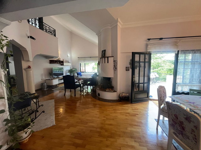 REMAX MODEL DEN KOŞU YOLU YAKINI ESNAF SITESINDE 6+1 TRIPLEX SATILIK VILLA