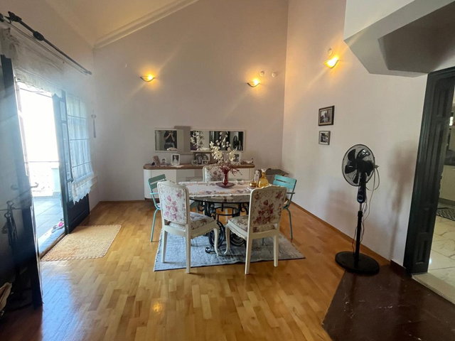 REMAX MODEL DEN KOŞU YOLU YAKINI ESNAF SITESINDE 6+1 TRIPLEX SATILIK VILLA