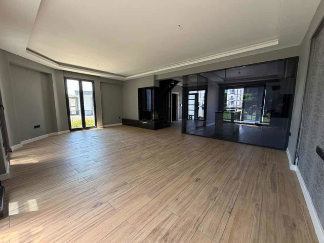 REMAX MAVİ'DEN SERDİVAN VATAN MAH'DE 4+1 SATILIK VİLLA