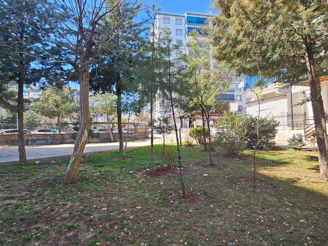 LUNAPARK ÇAPRAZINDA GAZİLERDE 3+1 SATILIK 1. KAT 210 M2 DAİRE