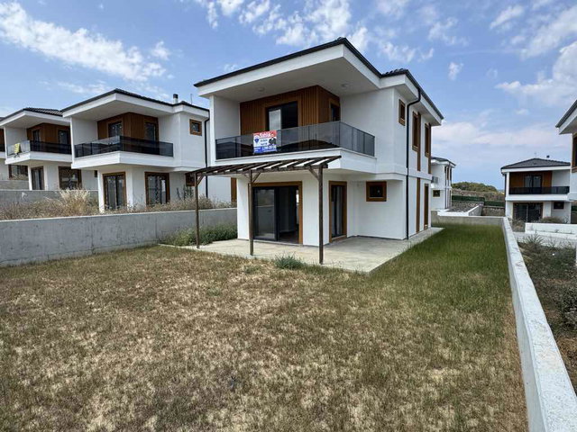 SİLİVRİ’DE 2025 YAPIMI SIFIR 3+1 VİLLA | 130 M² NET | KREDİYE UYGUN