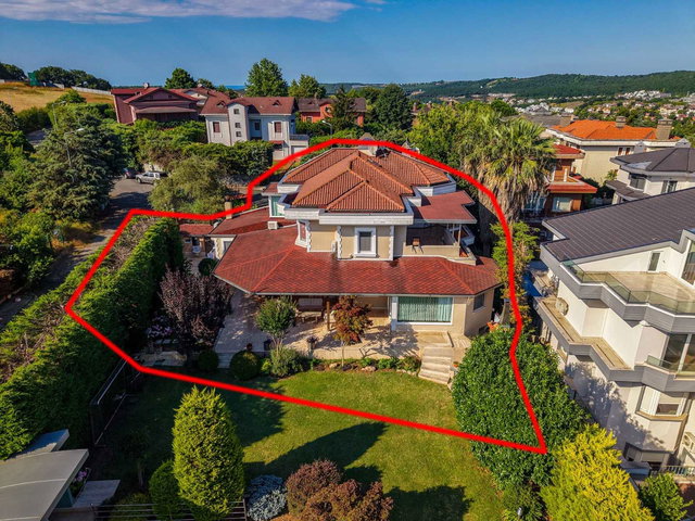 ZEKERIYAKÖY ÇARŞIYA YÜRÜME MESAFESINDE SATILIK KONFORLU VILLA