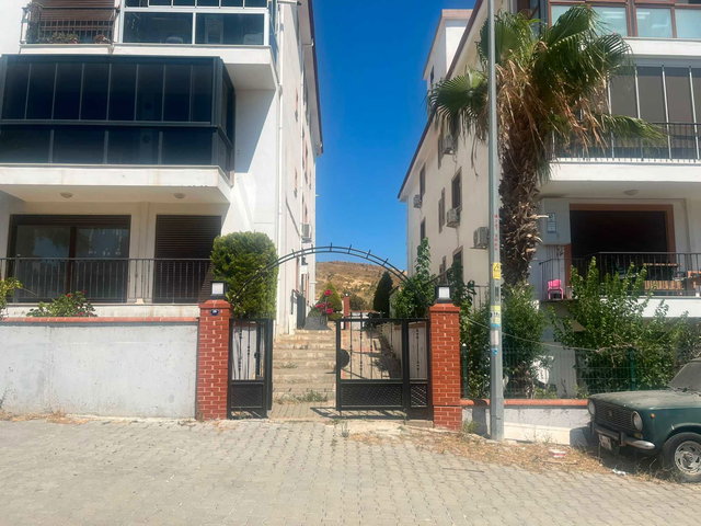ÇOLAK İBRAHİM BEY MAHELLESİNDE BEYAZ EVLER SITESINDE  2+1  EŞYALI HAVUZLU KİRALIK DAİRE