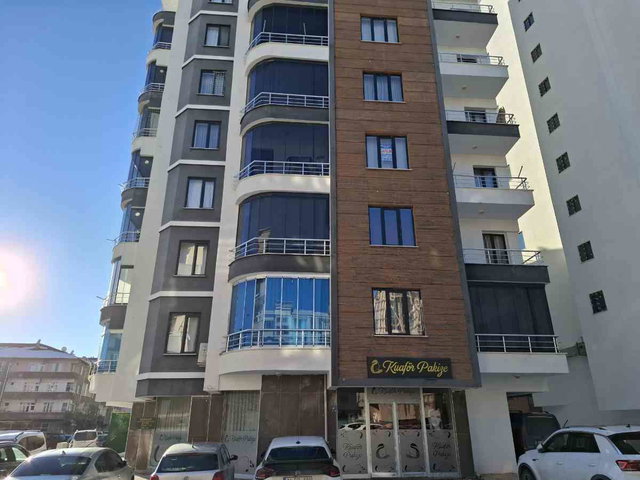 RE/MAX DEĞİŞİM'DEN YENİ MAHALLEDE SATILIK 2+1 DAİRE