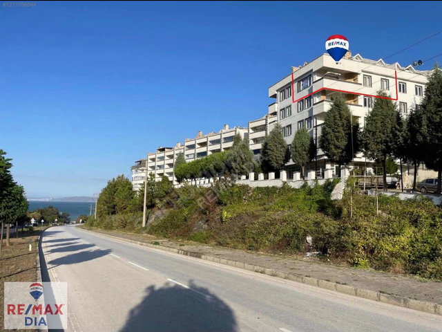 REMAX DIA DAN AKÇAKOCA DA SATILIK YAZLIK DAİRE