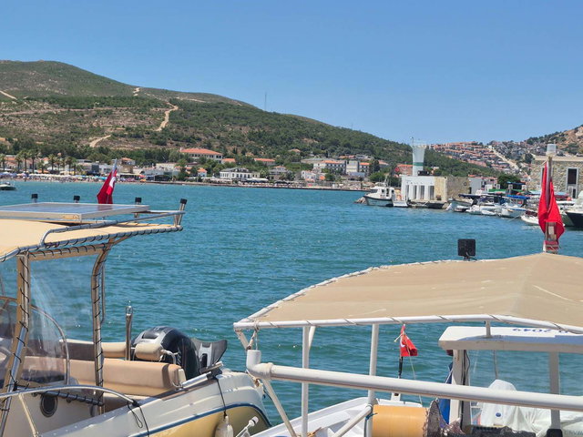 REMAX YELKEN'DEN FOÇA'DA SATILIK VİLLA