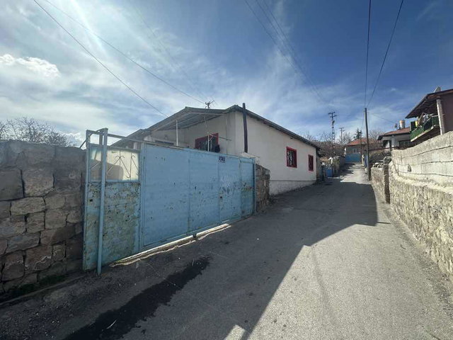 SATILIK MÜSTAKİL EV VE ARSASI