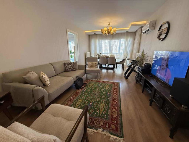 VİRA İSTANBUL SİTEDE 9.KAT 2,5+1 | 2 BANYO | BALKONLU FERAH DAİRE