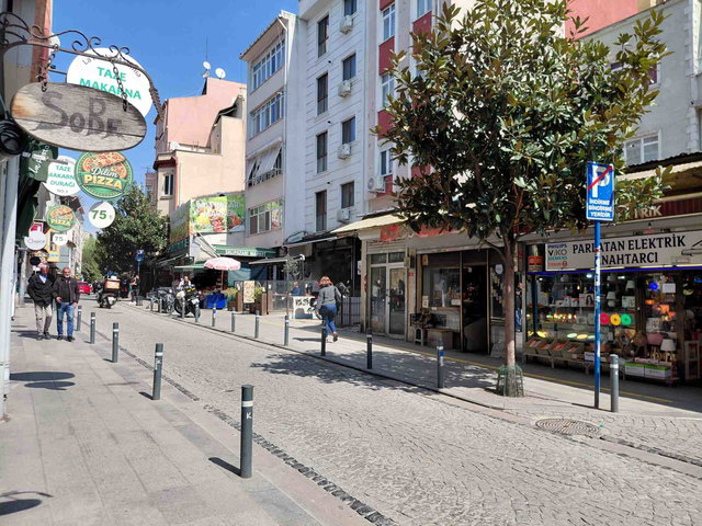 KADIKÖY RASİMPAŞA YELDEĞİRMENİ KEYIFLI  2+1 AÇIK MUTFAKLI  KİRALIK DAİRE