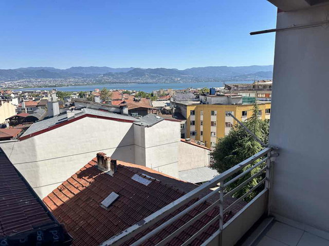 İZMİT’TE GÜNEY CEPHELİ 3+1 | GİRİŞ KAT | BALKONLU | KREDİYE UYGUN
