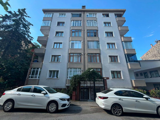 ÜMRANIYE FINANS MERKEZINE KOMŞU SATILIK 3+1 DAIRE