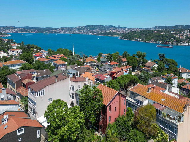 EMİRGAN'DA BOĞAZ MANZARALI PRESTİJLİ YAŞAM