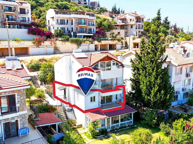 DATÇA MERKEZDE DENIZ MAZARALI SATILIK 2+1 (KATTA TEK)