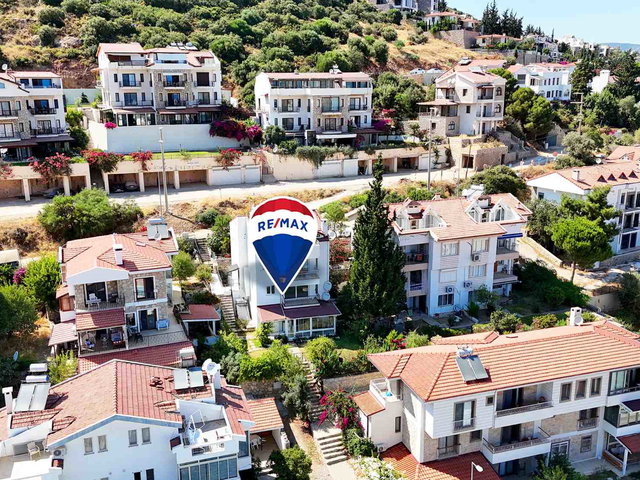 DATÇA MERKEZDE DENIZ MAZARALI SATILIK 2+1 (KATTA TEK)