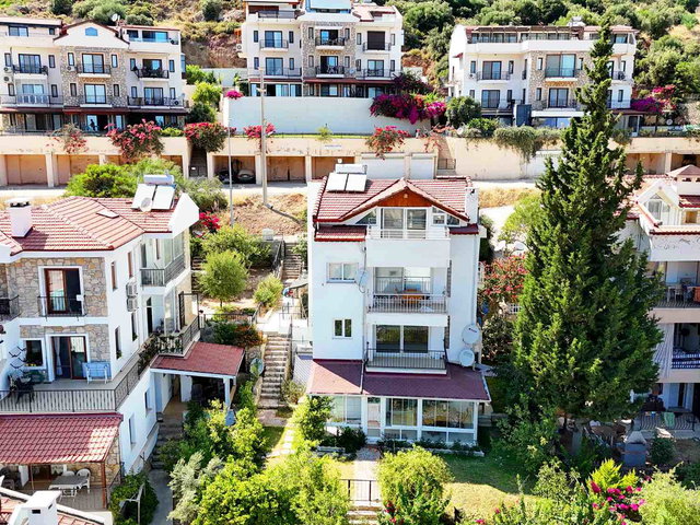 DATÇA MERKEZDE DENIZ MAZARALI SATILIK 2+1 (KATTA TEK)