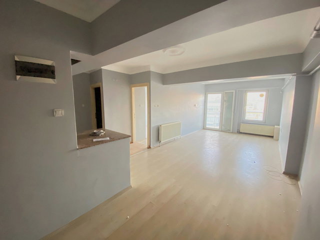 RE/MAX İNCİ'DEN BANDIRMA ATATÜRK CADDESİNDE 2+1 SATILIK DAİRE