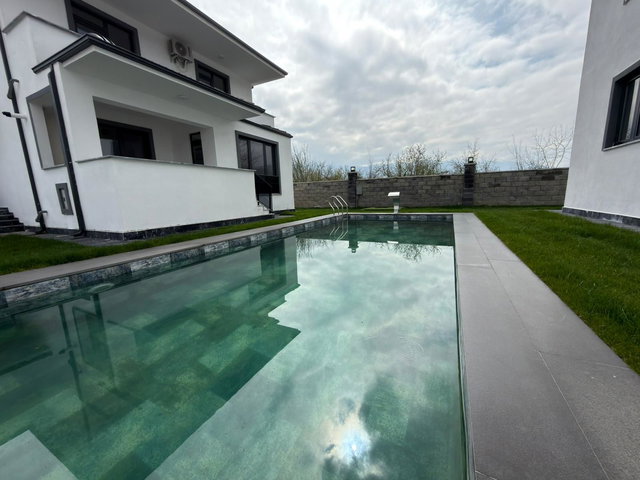REMAX DIADAN GÖLYAKA YAZIPINAR MAH. HAVUZLU LÜKS TEKİL VİLLA