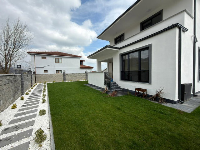 REMAX DIA DAN DÜZCE GÖLYAKA'DA ULTRA LÜKS HAVUZLU KİRALIK VİLLA