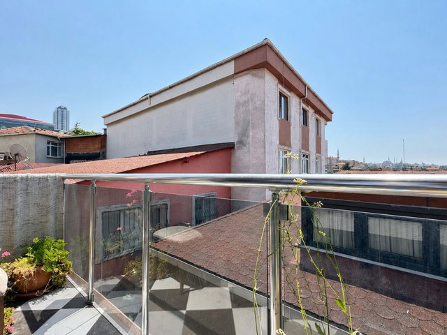 BEYOĞLU YAHYA KEMAL'DE  SATILIK FIRSAT DAİRE
