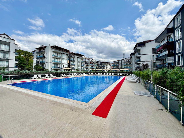 İZMIT MYRA-3 SITESINDE TAM EŞYALI TERASLI 3+1 ÇATI DUBLEKS DAIRE