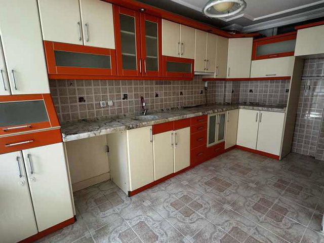 TERME MERKEZDE SATILIK 3+1 ARAKAT