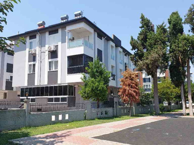 KONYAALTI’NDA SİTE İÇİNDE EŞYALI 1+1 | BALKONLU | YÜKSEK GİRİŞ
