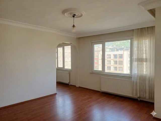 KARAMÜRSEL 4 TEMMUZ MAH.’DE 3+1 | 90 M² BRÜT | BALKONLU | DOĞALGAZ KOMBİLİ SATILIK DAİRE