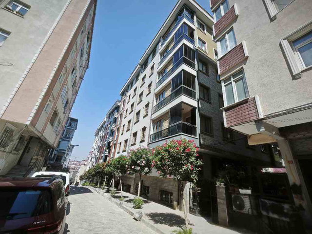 BAHÇELİEVLER’DE GÜNEY CEPHE 2+1 | 75 M² NET | BALKONLU | BOŞ, EŞYASIZ KİRALIK DAİRE