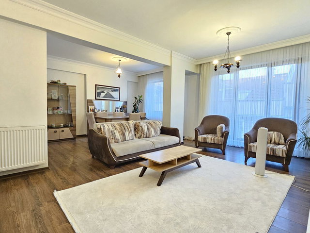 REMAX BEYAZ ERTUĞRUL MAH. 4+1 200 M² DAİRE