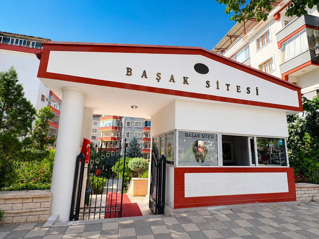 YUKARI ÇÖŞNÜKTE BAŞAK SİTESİ SATILIK 3+1 DAİRE