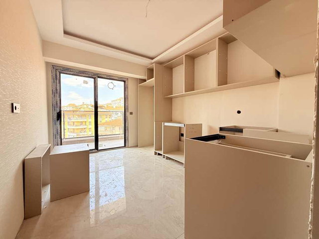 HASTANE VE METRO YAKINI ARA KAT OTURUM HAZIR SIFIR 3+1 110 M2 DAİRE