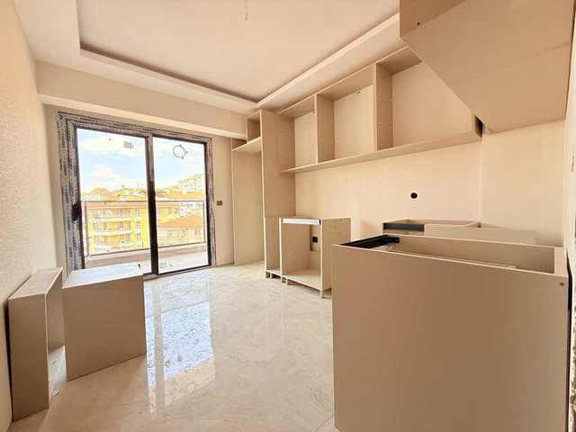 HASTANE VE METRO YAKINI ARA KAT OTURUM HAZIR SIFIR 3+1 110 M2 DAİRE