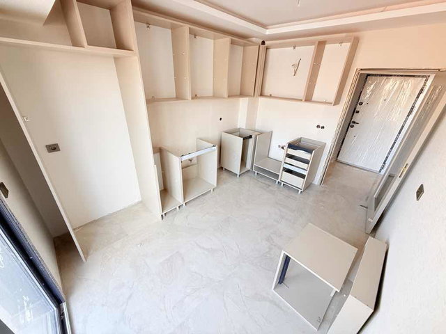 HASTANE VE METRO YAKINI ARA KAT OTURUM HAZIR SIFIR 3+1 110 M2 DAİRE