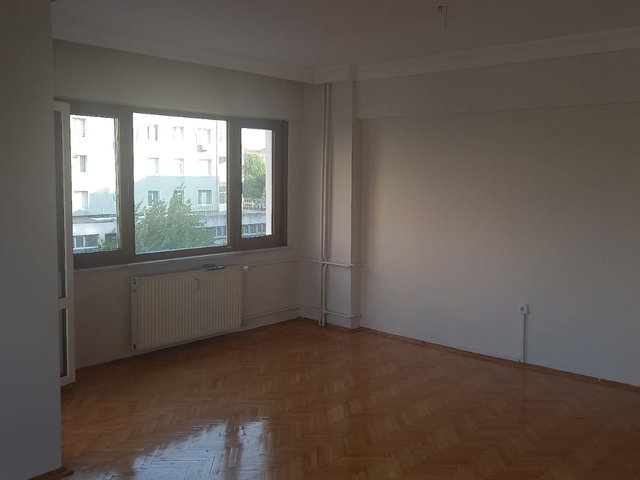 ACIBADEM’DE NATİLİUS AVM YAKINI BOŞ KİRALIK DAİRE