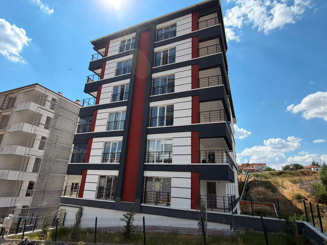 FERİDUN ÇELİK MAHALLESİ SIFIR BİNADA ARA KAT 3+1 FIRSAT DAİRE