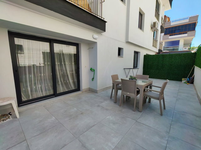 DİKİLİ DE KİRALIK SIFIR EŞYALI 1+1 DAİRE